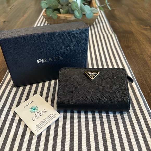 Prada Black Saffiano Leather Metal Compact Plaque Wallet - Picture 1 of 8